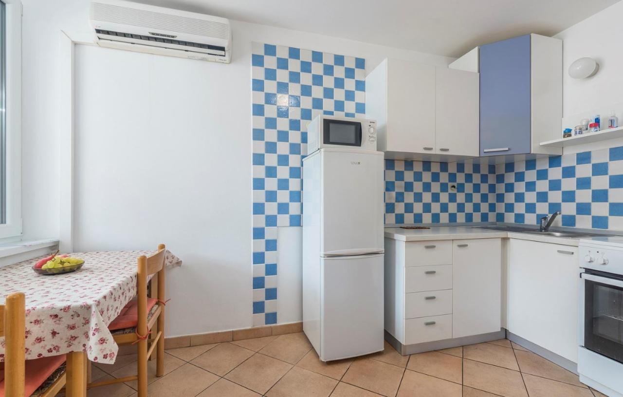 Peskera Apartments Tomicic Porec Exterior photo